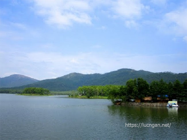 Hồ Đá Ong - địa điểm du lịch Bắc Giang đẹp