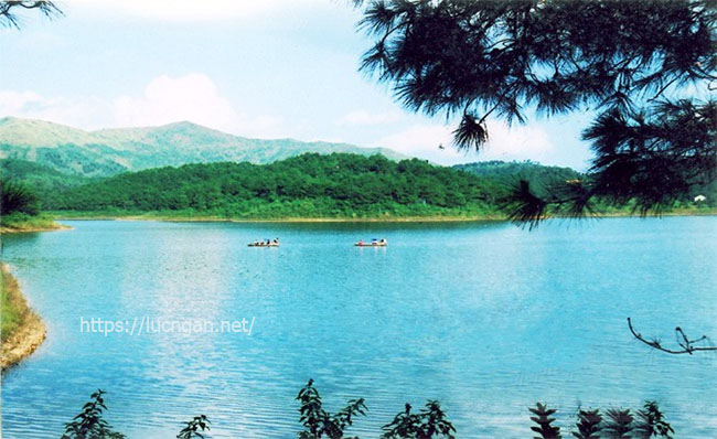 Hồ Khuôn Thần Bắc Giang